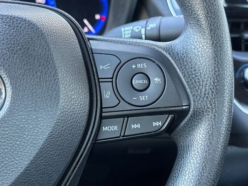 Used 2022 Toyota Corolla LE FWD image 36