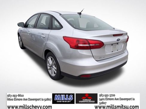 Used 2017 Ford Focus SE image 4