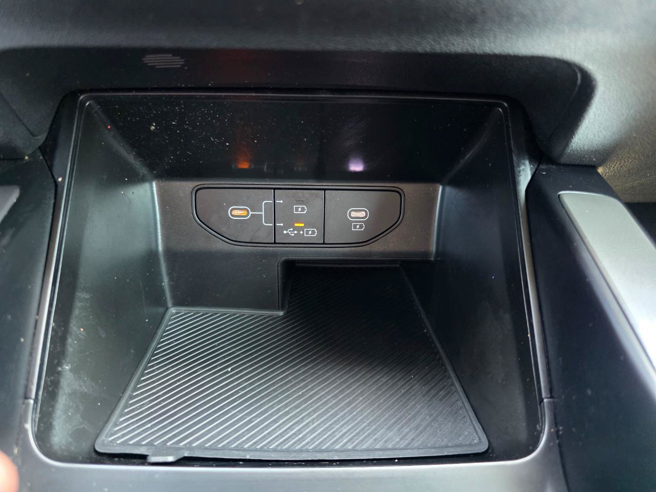 Used 2025 Kia Sorento LX FWD image 15