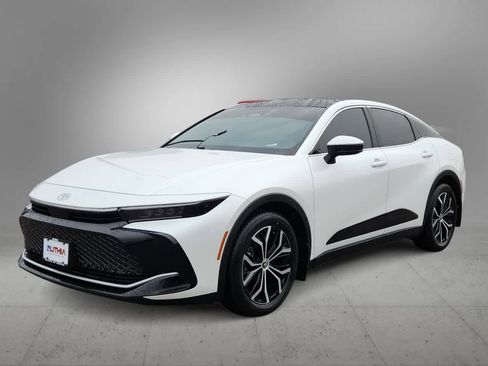 Used 2024 Toyota Crown Limited image 4