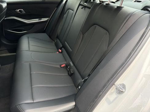 Used 2025 BMW 330i Sedan w/ Convenience Package RWD image 20