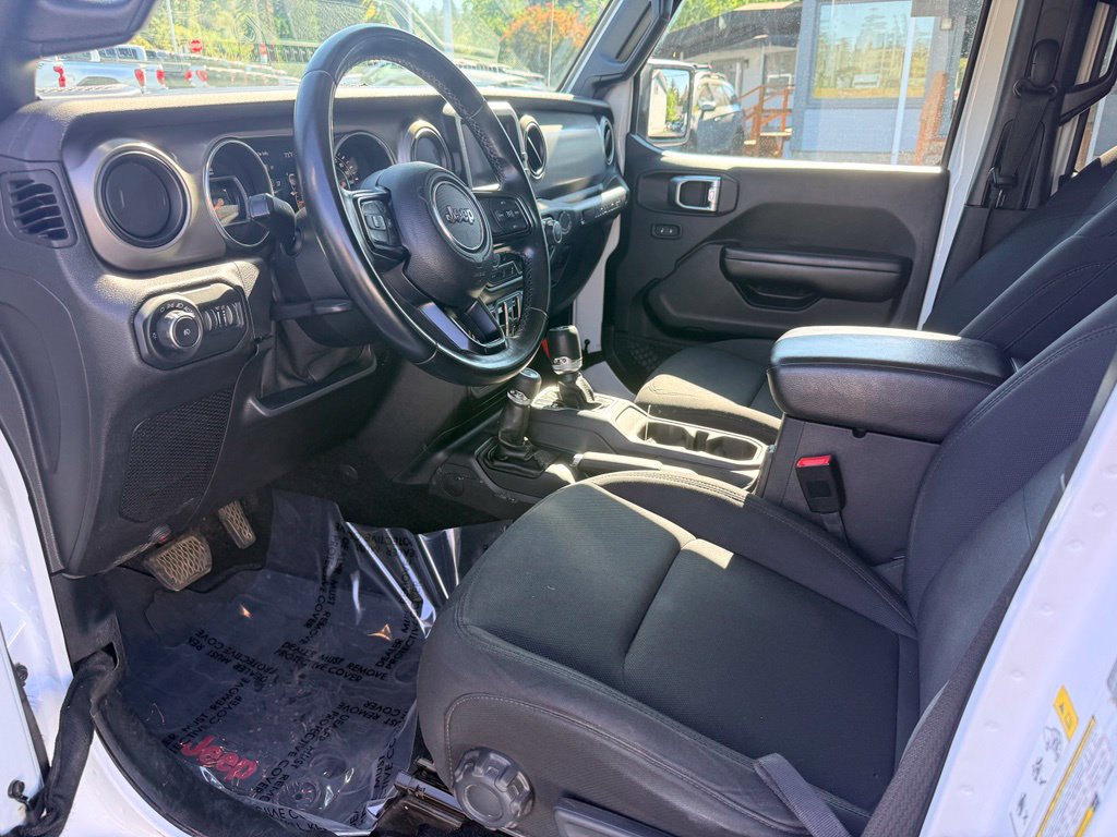 Used 2018 Jeep Wrangler Unlimited Sport w/ Technology Group AWD/4WD image 16