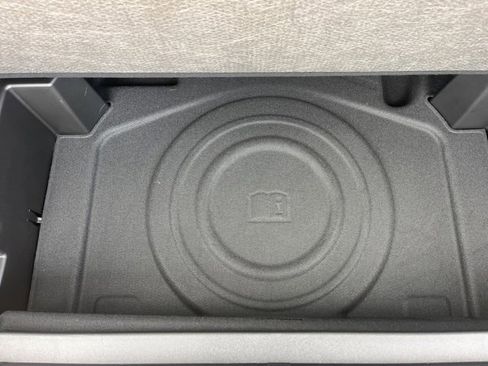 Used 2022 Chevrolet Equinox RS w/ LPO, Floor Liner Package image 44