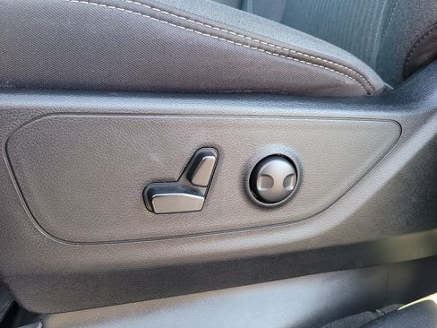 Used 2023 RAM 1500 Big Horn RWD image 19