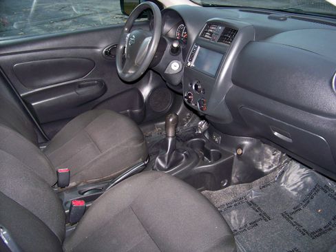 Used 2019 Nissan Versa S image 33