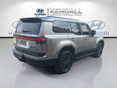 Used 2024 Lexus GX 550 w/ Cold Area Package AWD/4WD image 6