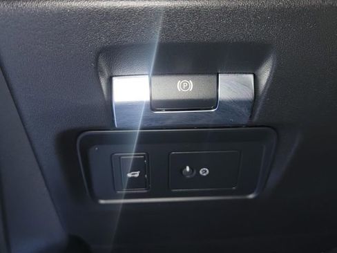 Used 2021 Land Rover Discovery Sport S image 26