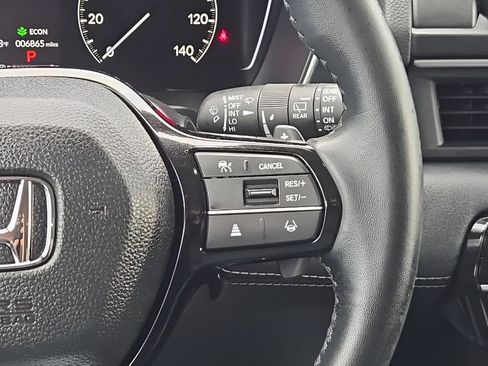 Used 2025 Honda Pilot Touring image 25
