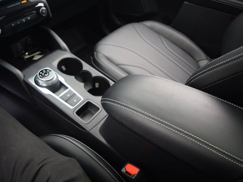 Used 2025 Ford Escape Platinum w/ Premium Technology Package image 12