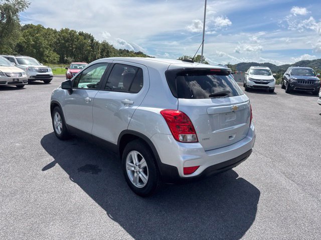 Used 2022 Chevrolet Trax LS w/ Tint and Cruise Package FWD image 6