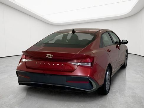 Used 2024 Hyundai Elantra SEL FWD image 20