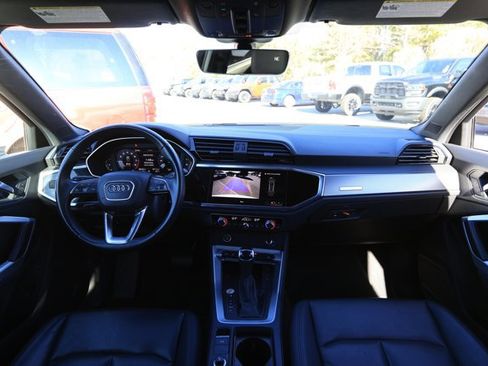 Used 2024 Audi Q3 2.0T Premium image 32