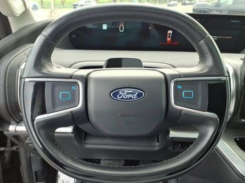 Used 2025 Ford Expedition Max Platinum AWD/4WD image 30