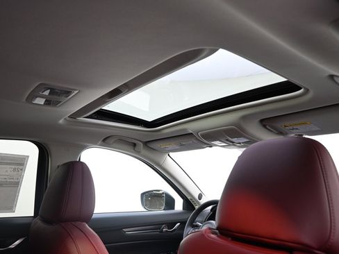 New 2025 MAZDA CX-5 Carbon Edition image 17