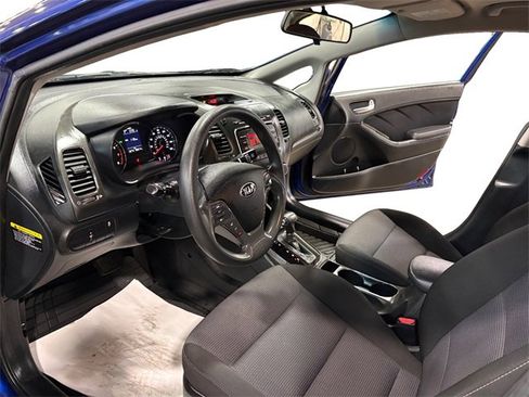 Used 2017 Kia Forte LX image 9