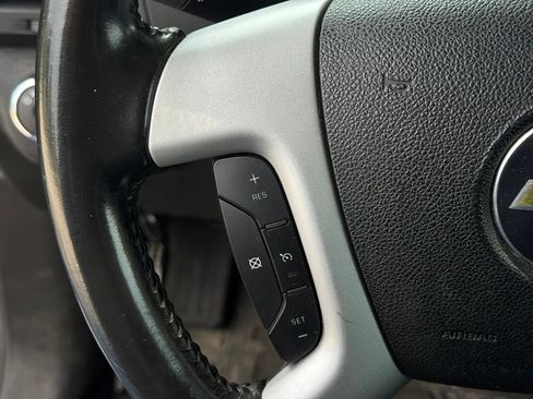 Used 2011 Chevrolet Traverse LT w/ Personal Connectivity Package AWD/4WD image 23