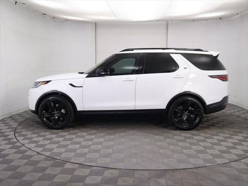 New 2025 Land Rover Discovery S image 8