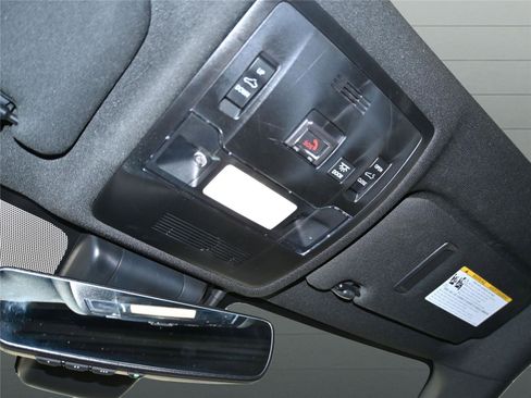 Used 2022 Lexus IS 350 F Sport image 7