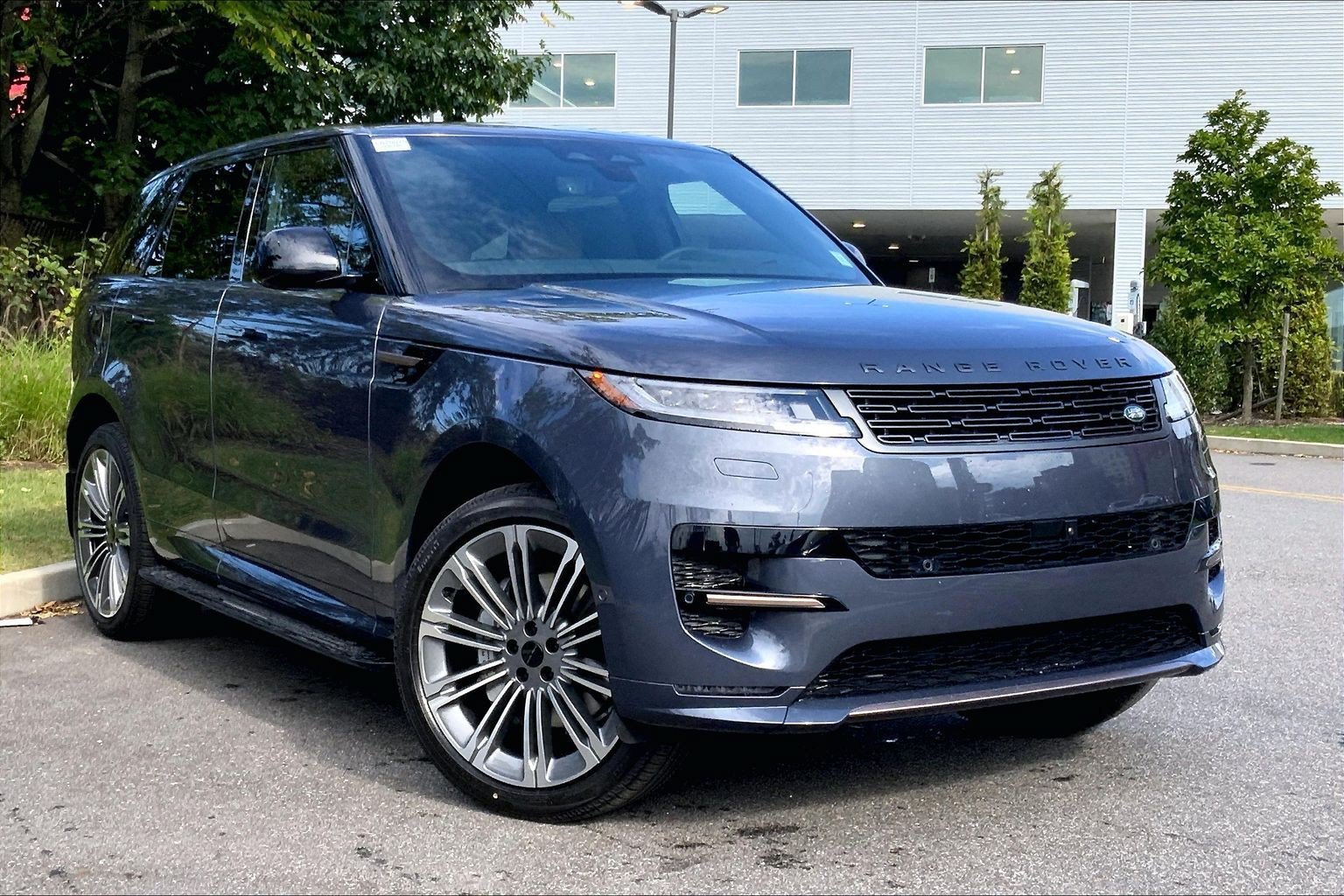 New 2027 Land Rover Range Rover Sport Dynamic SE AWD/4WD image 2