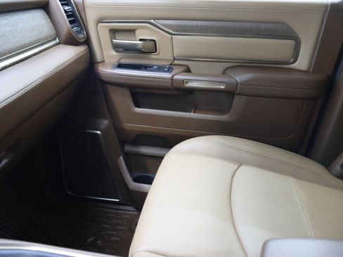 Used 2022 RAM 2500 Limited AWD/4WD image 13
