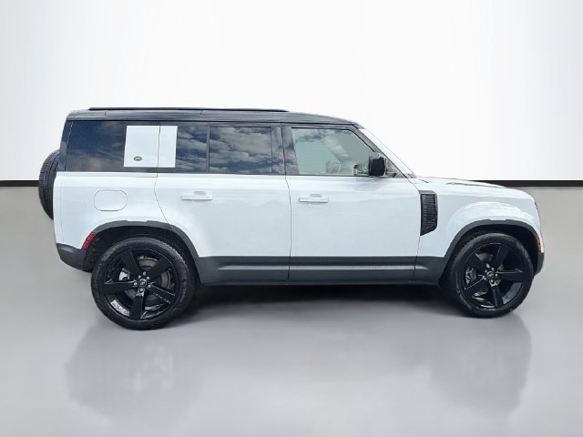 Used 2023 Land Rover Defender 110 SE AWD/4WD image 5