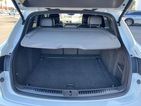 Used 2018 Porsche Macan image 31