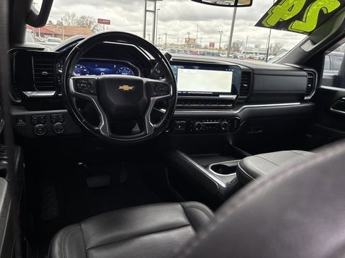 Used 2024 Chevrolet Silverado 2500 LTZ w/ LTZ Convenience Package image 20
