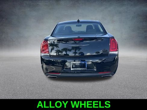 Used 2021 Chrysler 300 Touring w/ Sport Appearance Package RWD image 6