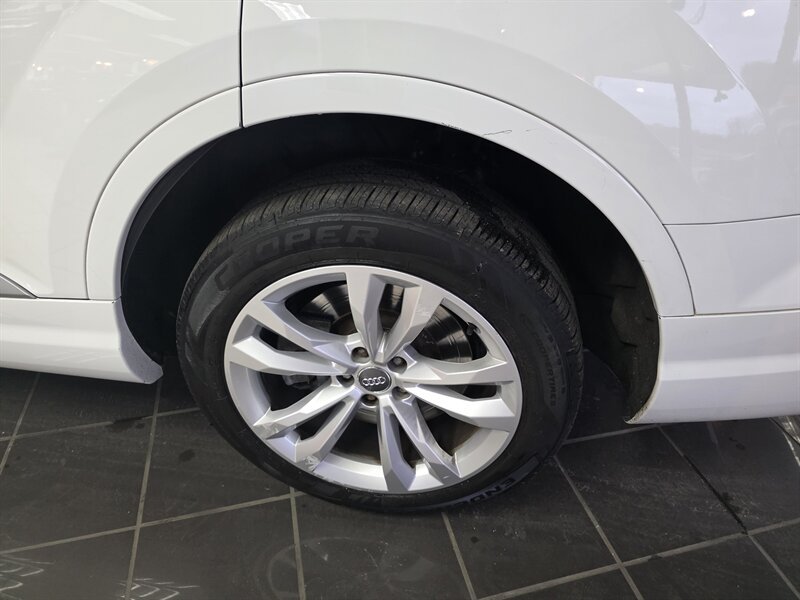 Used 2017 Audi Q7 3.0T Premium Plus w/ Premium Plus Package AWD/4WD image 42