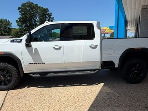 New 2026 GMC Sierra 2500 AT4 w/ LPO, Black Badging Package AWD/4WD image 4