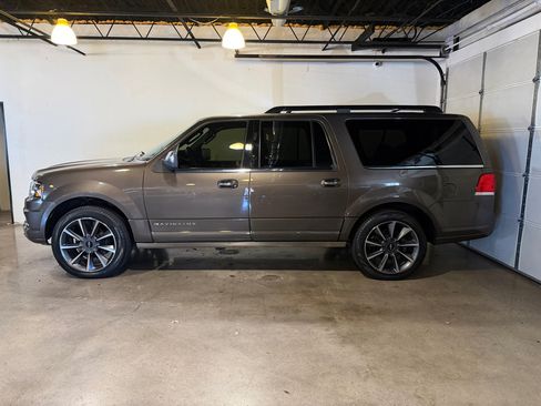 Used 2016 Lincoln Navigator L Reserve image 2