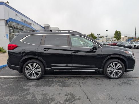 Used 2022 Subaru Ascent Limited w/ Technology Package AWD/4WD image 2
