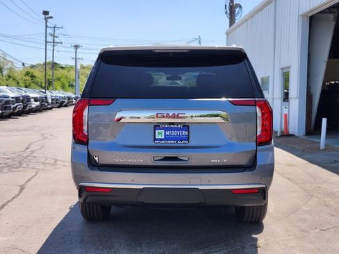Used 2022 GMC Yukon XL SLT w/ SLT Premium Package AWD/4WD image 4
