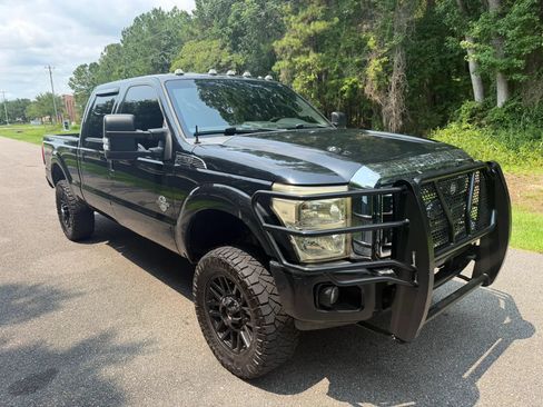 Used 2013 Ford F250 Platinum w/ FX4 Off Road Pkg AWD/4WD image 4