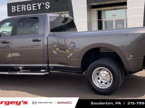 Used 2025 RAM 3500 Big Horn AWD/4WD image 8
