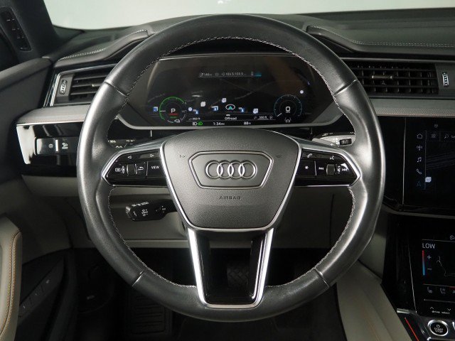 Used 2024 Audi Q8 e-tron Prestige AWD/4WD image 18