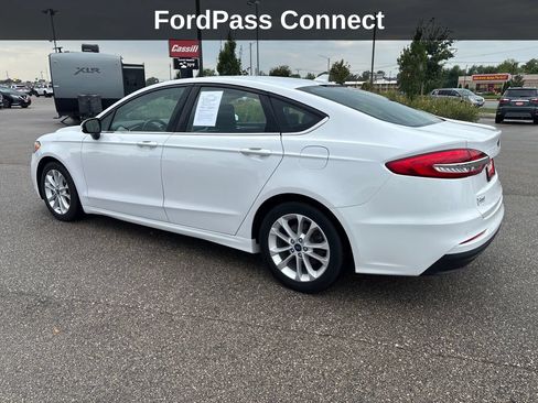 Used 2020 Ford Fusion SE FWD image 3