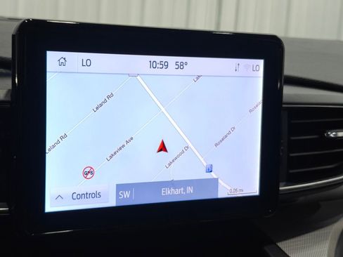 Used 2020 Ford Explorer XLT w/ Equipment Group 202A image 6