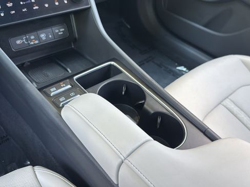 Used 2025 Hyundai Sonata Limited FWD image 23