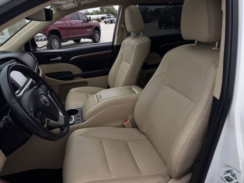 Used 2019 Toyota Highlander Limited Platinum image 25