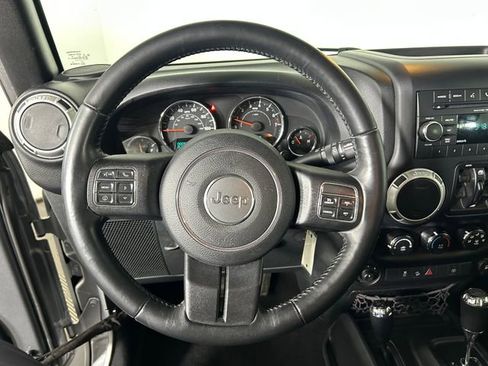 Used 2016 Jeep Wrangler Unlimited Sahara w/ Connectivity Group image 16