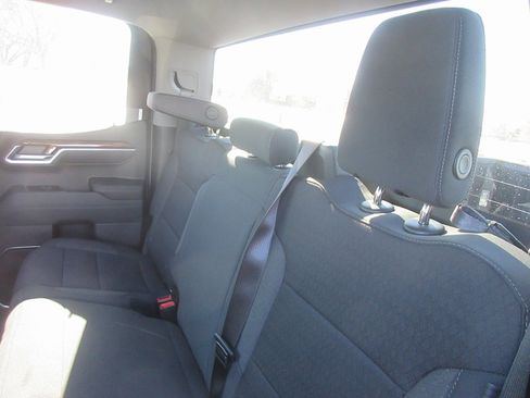 New 2026 GMC Sierra 1500 SLE image 15