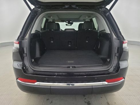 Used 2022 Jeep Grand Cherokee Limited 4xe image 29