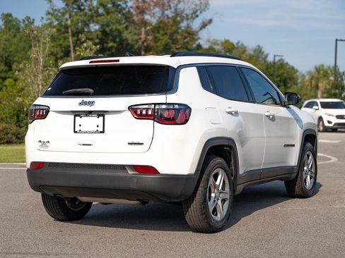 Used 2024 Jeep Compass Latitude AWD/4WD image 7