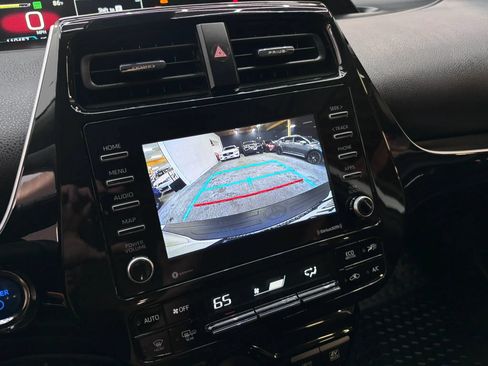 Used 2022 Toyota Prius LE FWD image 16