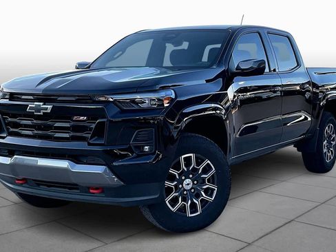 Certified 2025 Chevrolet Colorado Z71 w/ Technology Package image 3