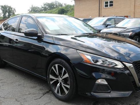 Used 2019 Nissan Altima 2.5 SR FWD image 3