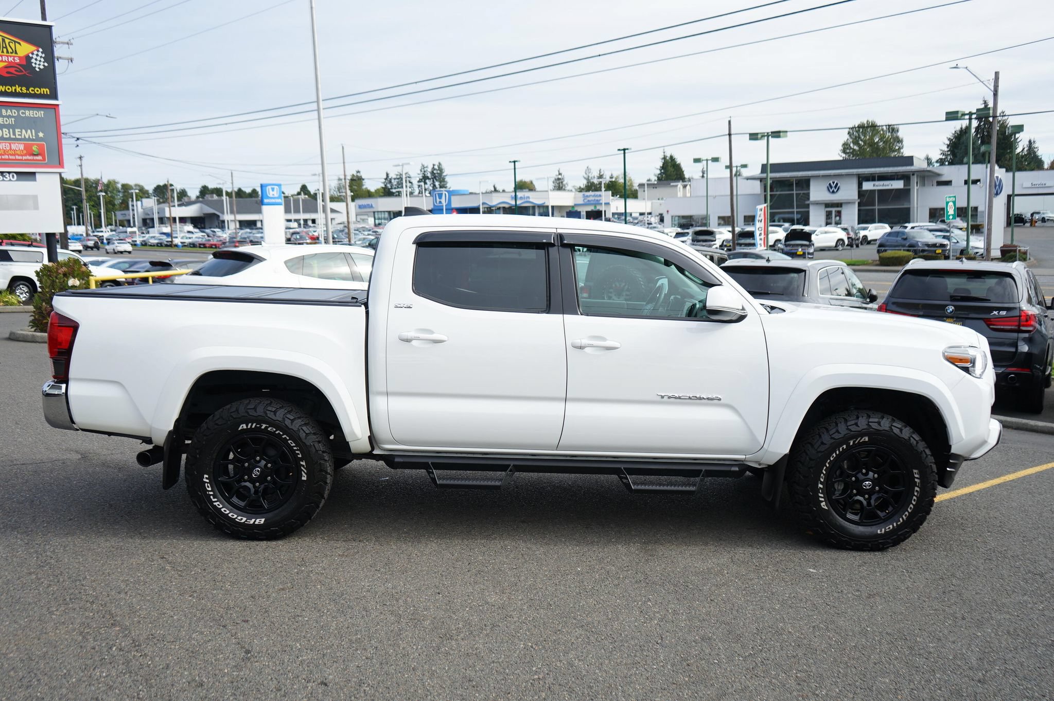 Used 2021 Toyota Tacoma SR5 AWD/4WD image 6