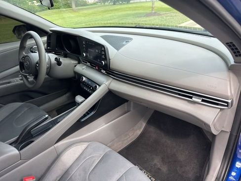 Used 2022 Hyundai Elantra SEL w/ Preferred Accessory Package FWD image 26
