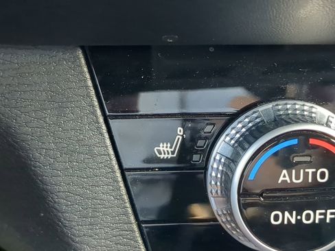 Used 2024 Mitsubishi Outlander SE Black Edition image 25